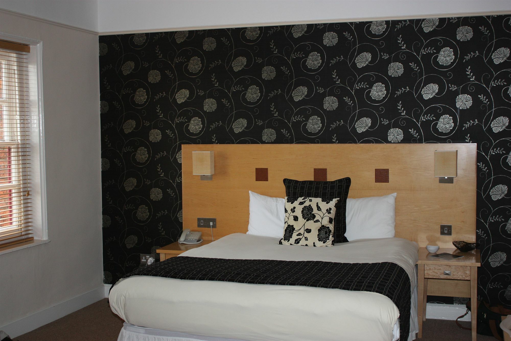 The Warwick Arms Hotel Exterior foto