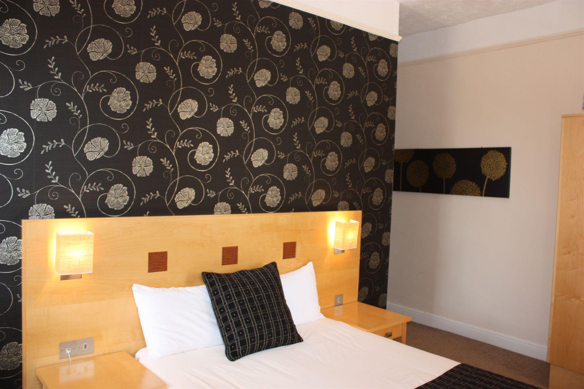 The Warwick Arms Hotel Exterior foto